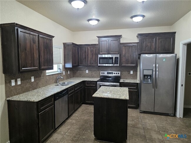 Photo - 1713 Risen Star Ln