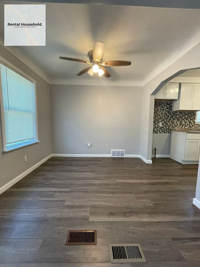 Photo - Beautifully Kept~3 BEDROOM 1 BATH BUNGALOW