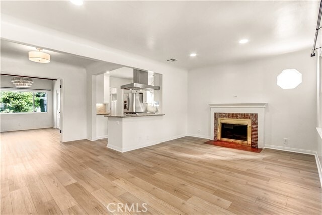 Photo - 351 W Elm Ave