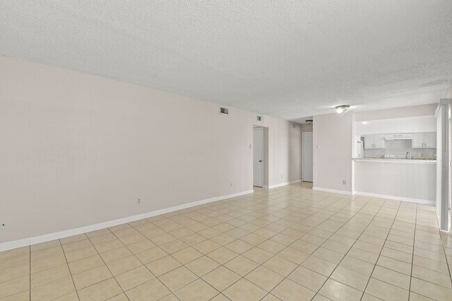 Photo - 1950 Spenwick Dr Unit 408