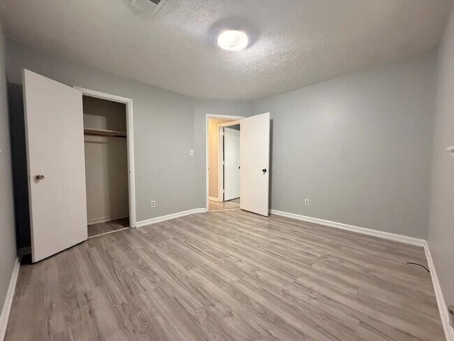 4882 Valley Dale Ct SW Unit C