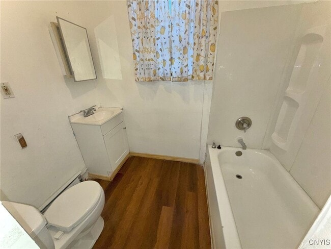 Photo - 365 Richmond Ave