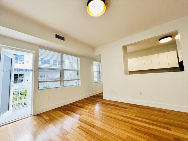 Photo - 960 Bay Dr Unidad 901