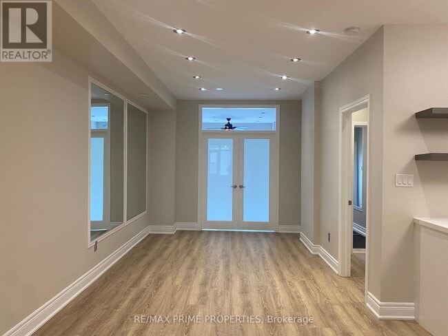 Photo - 2929 Bur Oak Ave