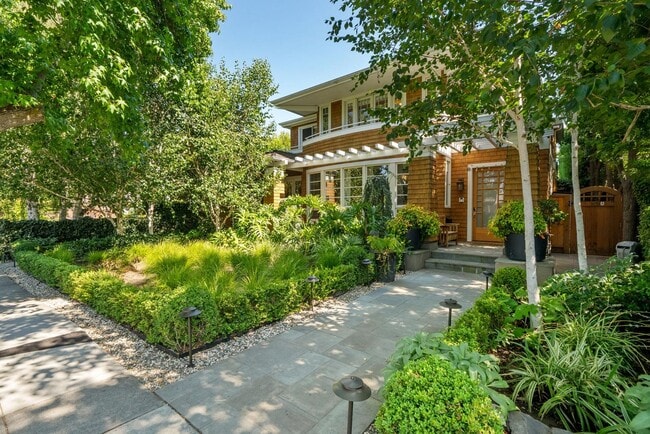 Photo - Beautifully Appointed 7-Bedroom Home with Lush Garden Setting in Palo Alto