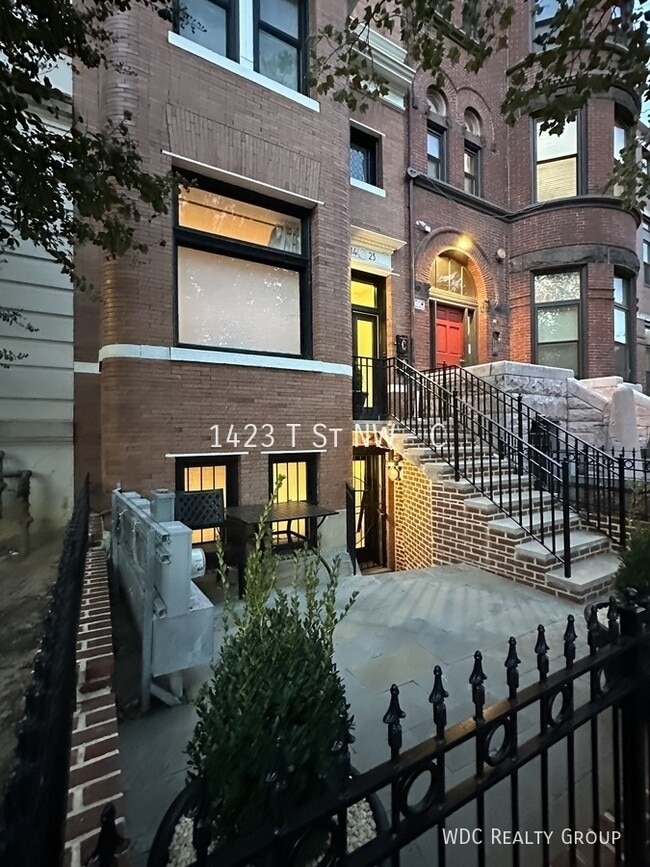 Building Photo - 1423 T St NW Unit C