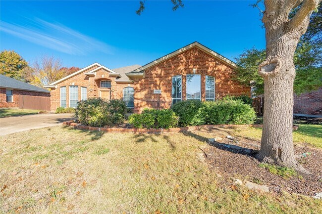 Photo - 15722 Wrangler Dr