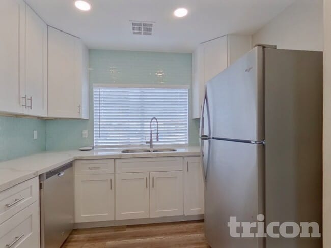 Photo - 857 E Saragosa St