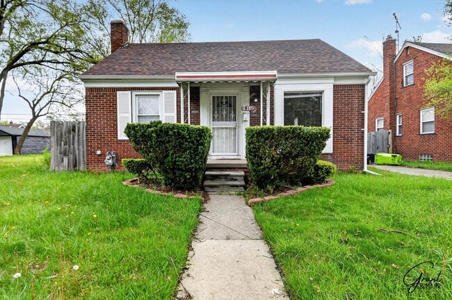 Building Photo - $1300 3 bedroom bungalow