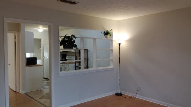 Building Photo - 801 Burcale Rd Unit K1