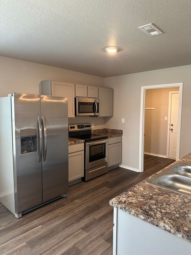 Photo - 203 Logan Dr