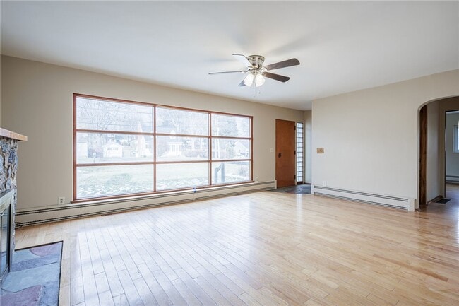 Building Photo - 43 River Meadow Dr