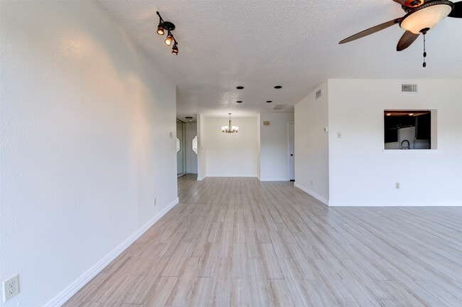 Photo - 2137 Casa Rio Cir