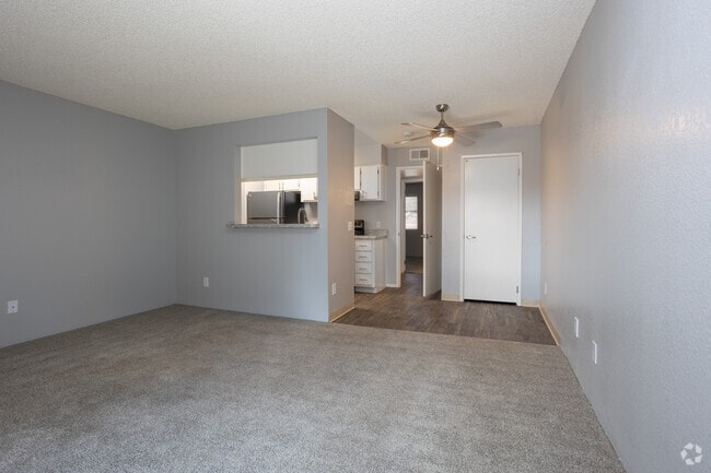 1BR, 1BA - 640SF