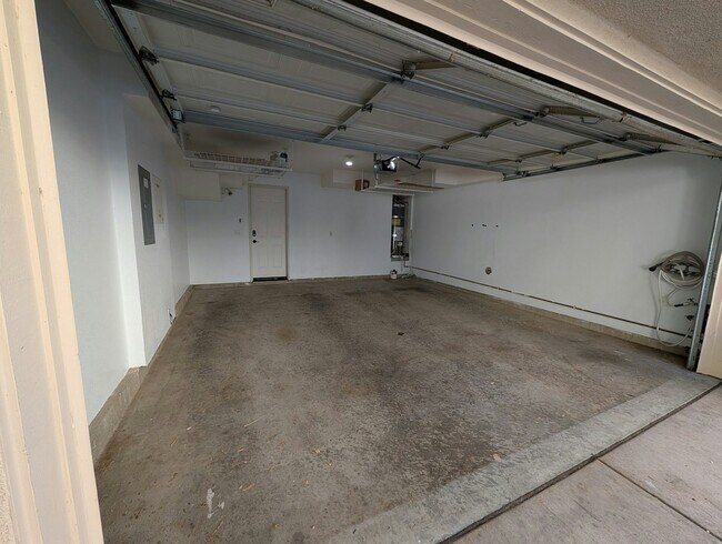 Photo - 827 Harmony Pl