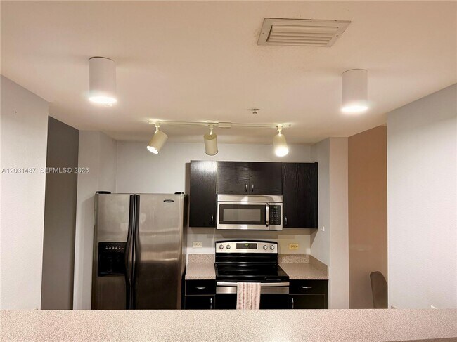 Photo - 533 NE 3rd Ave Unit 313