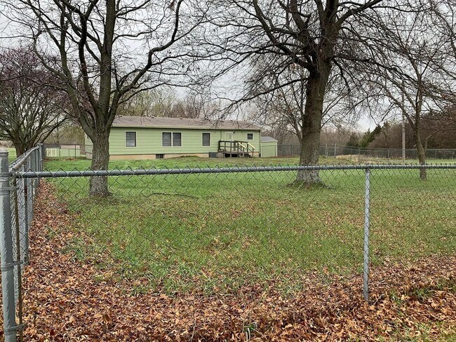 Photo - Country living between Topeka and Lawrence...