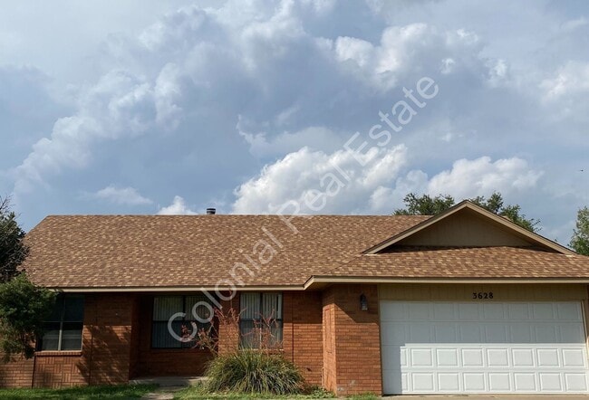 Building Photo - Beautiful Home with So Much Character!