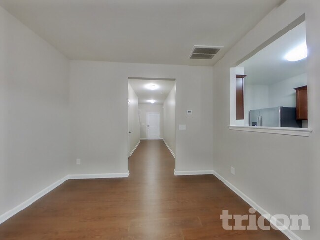 Photo - 2808 St George Ln