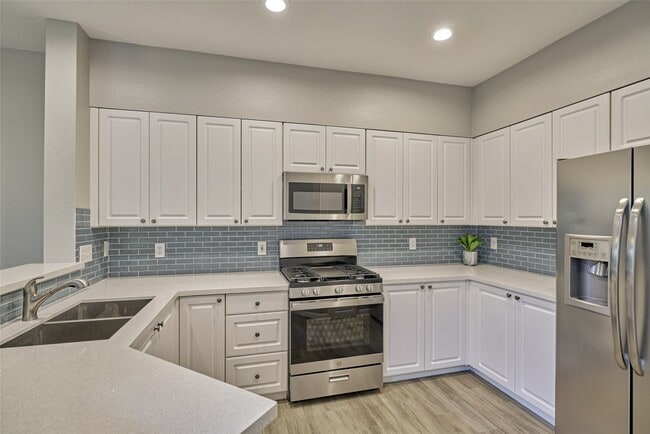 Photo - 25 Scarlet Woods Ct