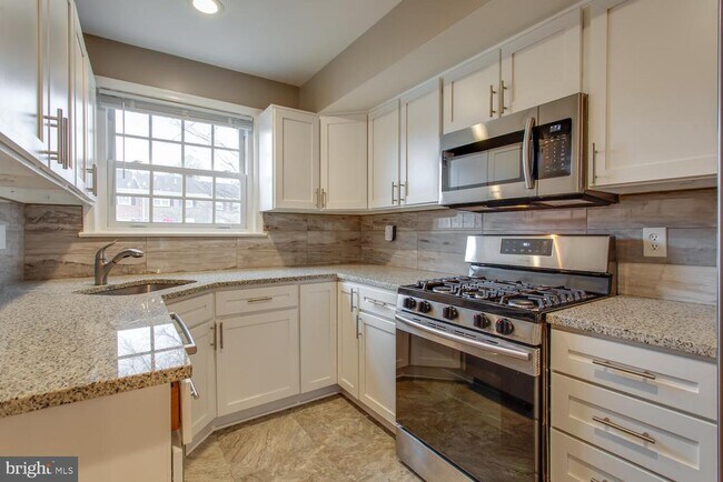 Photo - 6063 Hardwick Pl