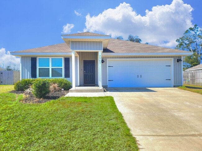 Building Photo - Perfectly Located, Pet Friendly, 4/2 Home ...