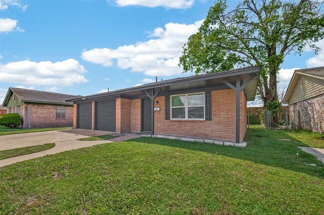 Photo - 148 W Whitney St