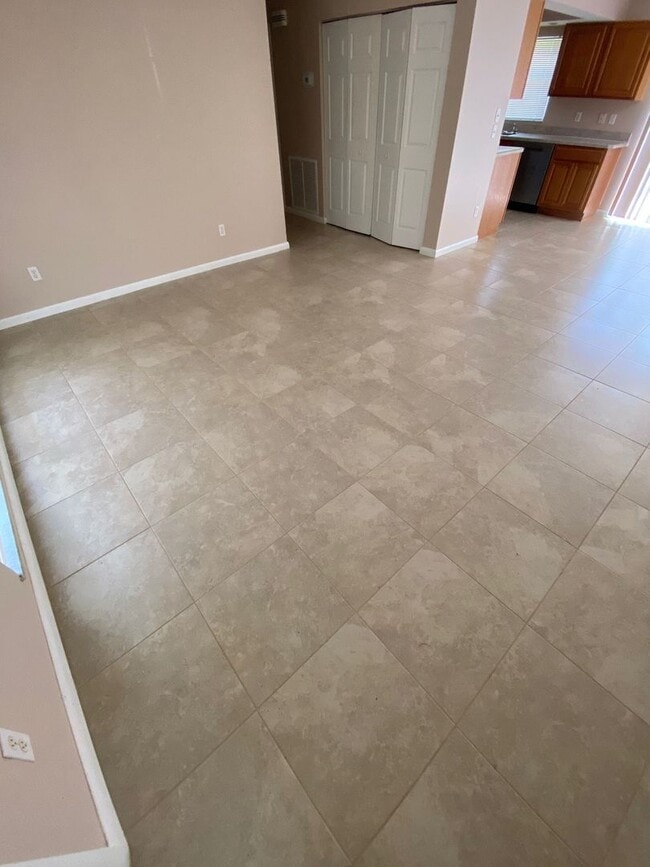 Photo - Ready for you to move in!!