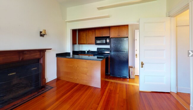 Photo - 591 Beacon St