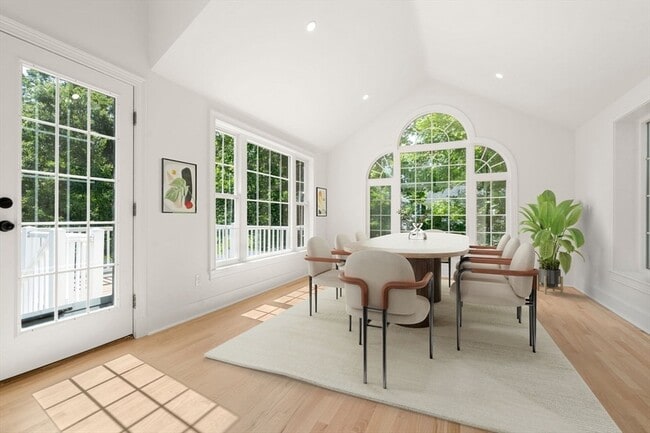 Photo - 576 Grove St