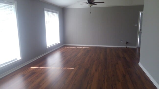 Photo - 105 Azalea Ave