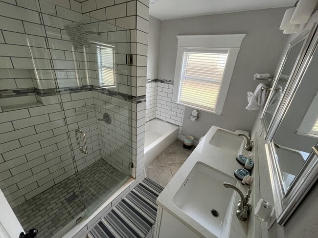 Photo - 410 E Floribraska Ave