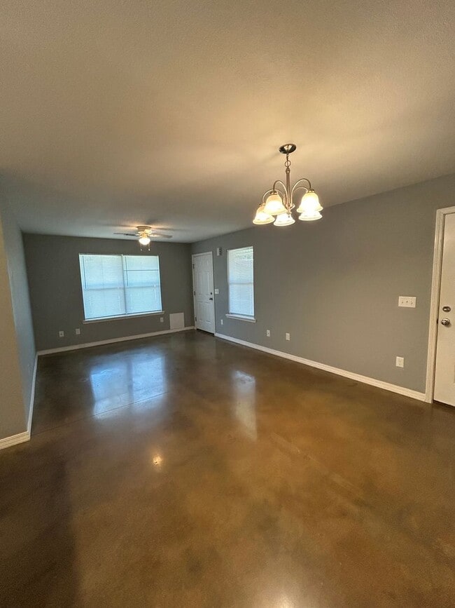 Photo - 103 Sequoya Dr Unidad A