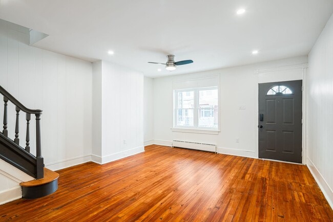 Photo - 6018 Irving St