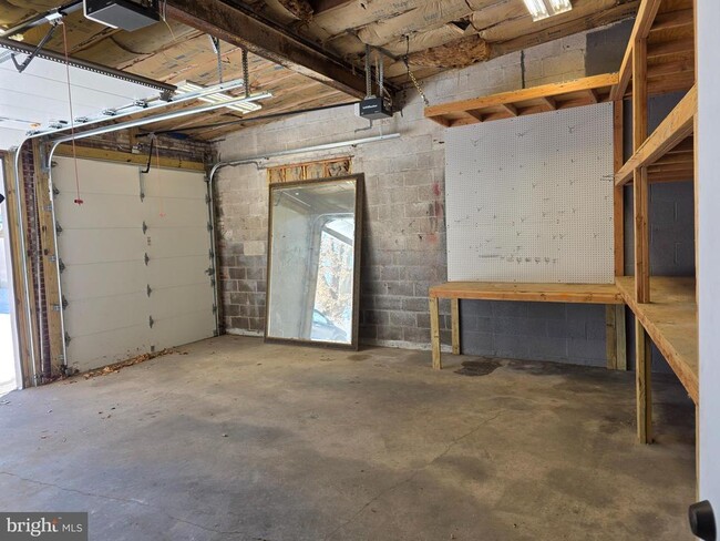 Photo - 115 Samdin Blvd