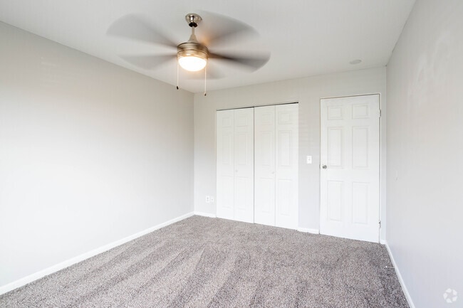 2BR, 1BA - 900 SF - Bedroom