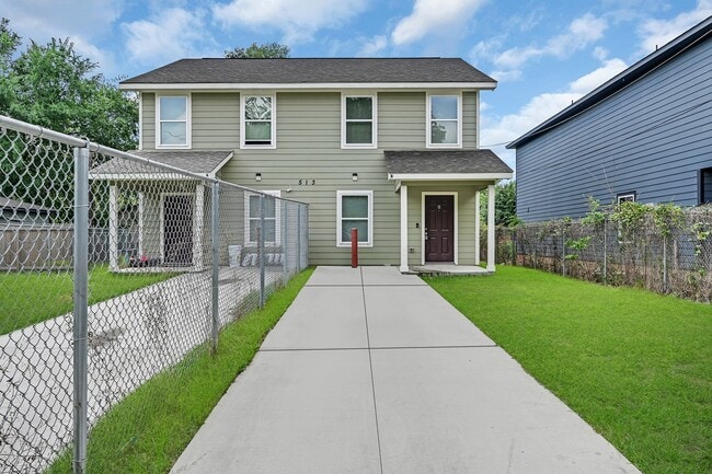Building Photo - 513 Avenue I Unit B