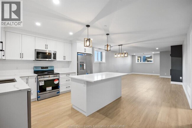 Photo - 52 Redwood Ave