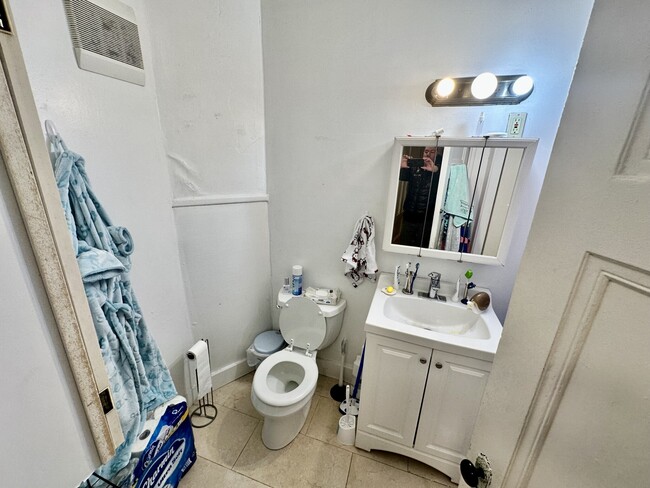 Photo - 14 Ashford St Unidad 4