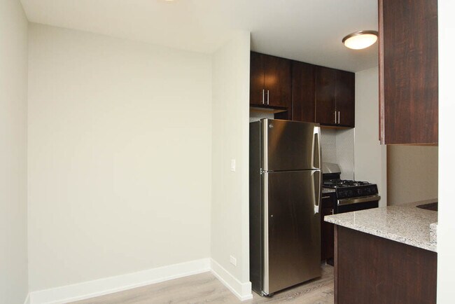 Photo - 530 W Surf St Unit 702