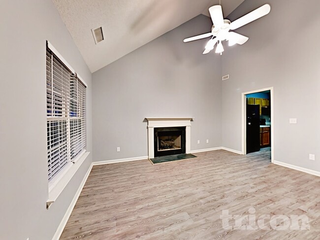 Photo - 367 Havenbrook Way NW