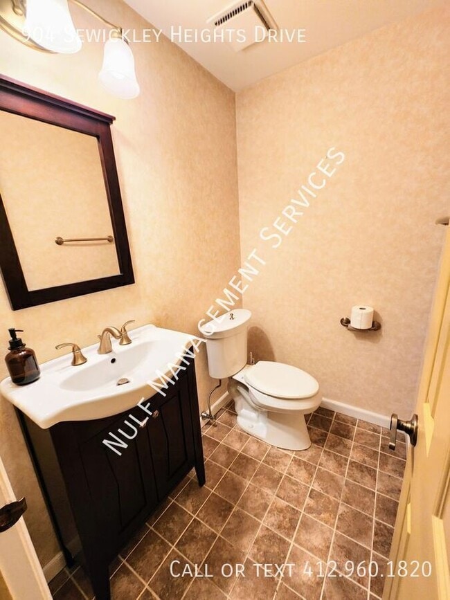 Photo - 904 Sewickley Heights Dr
