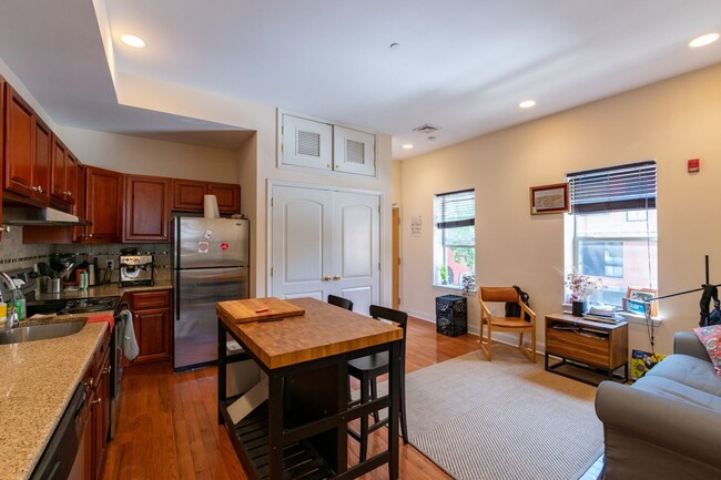 Photo - 1841 Bainbridge St Unit 1