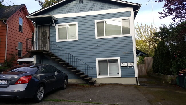 Photo - 4058 5th Ave NE Unit 1