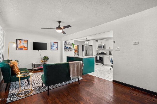 Photo - 614 Loretto Rd