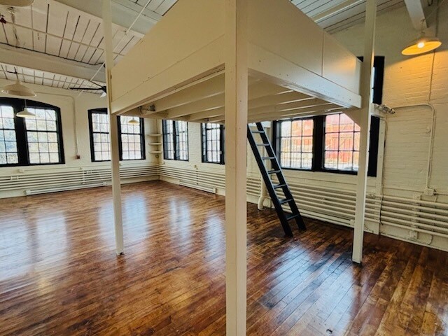 Photo - 595 Mineral Spring Ave Unidad 14