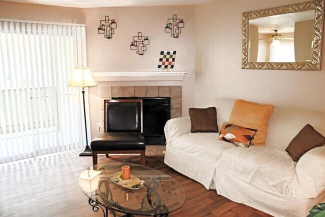 Photo - 701 W Longspur Blvd Unidad b2