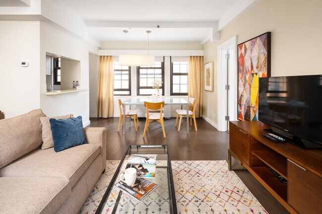 Building Photo - 411 E 50th St