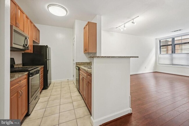 Photo - 1111 25th St NW Unidad 302