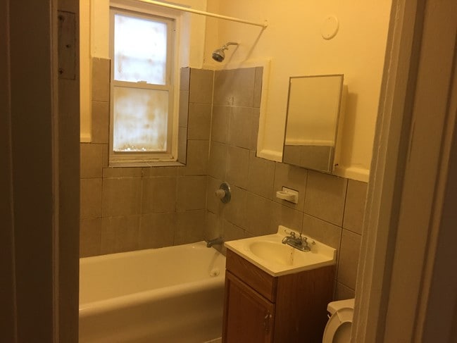 Photo - Wainwright Street Arms